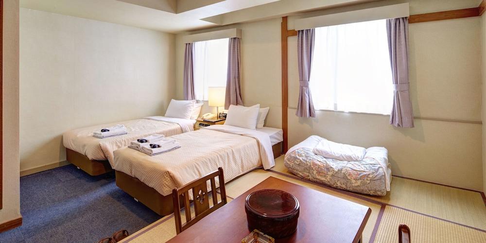 נאהא Okinawa Sun Plaza Hotel מראה חיצוני תמונה